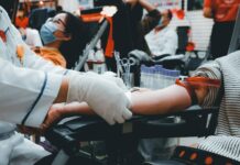 17일부터 중증응급질환별 순환당직제 실시…24시간 응급상황 대비 woman in white long sleeve shirt and white pants doing exercise