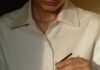 일상 속 웰니스 문화, 나만의 건강 루틴 만들기 person in white button up shirt holding clear drinking glass with green liquid