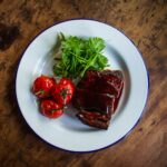 미니멀리스트 식사법, 식탁 위 건강을 찾다 plate of food